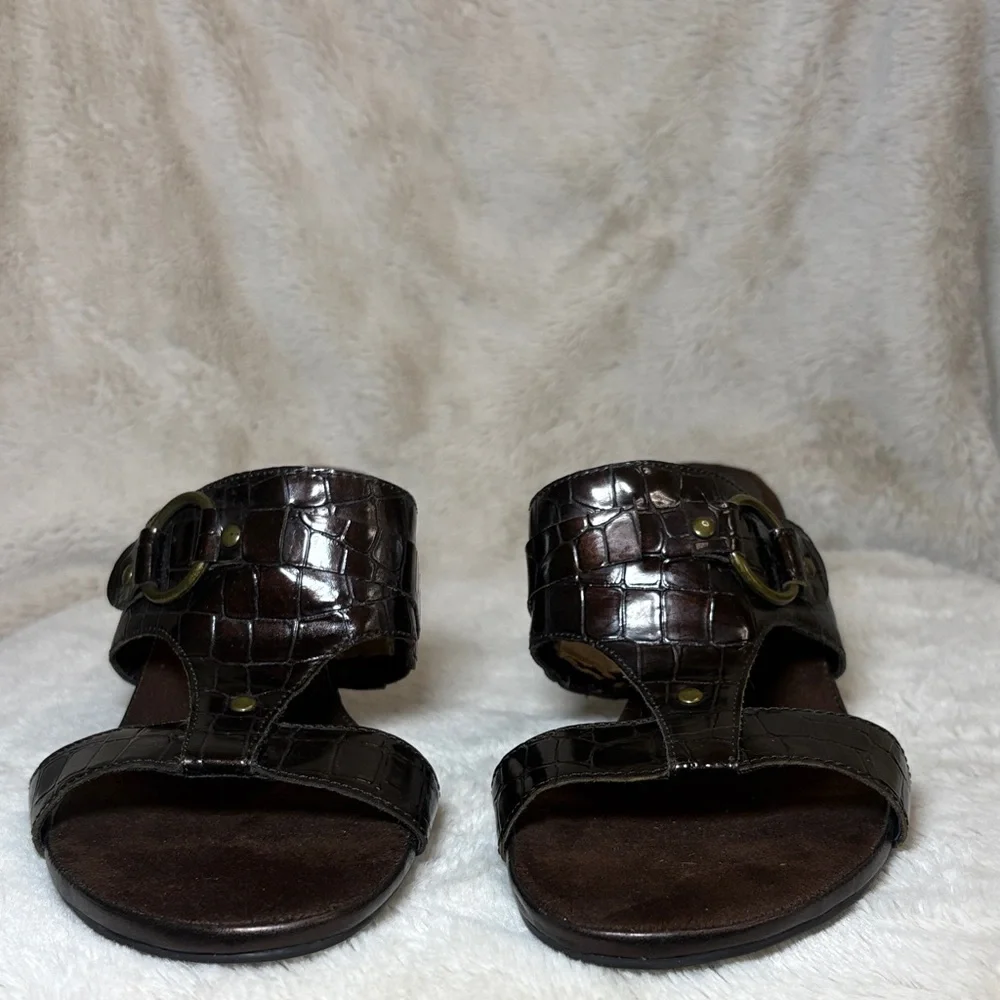 A2 By Aerosoles Brown Croc-Embossed Heels Size 9.5